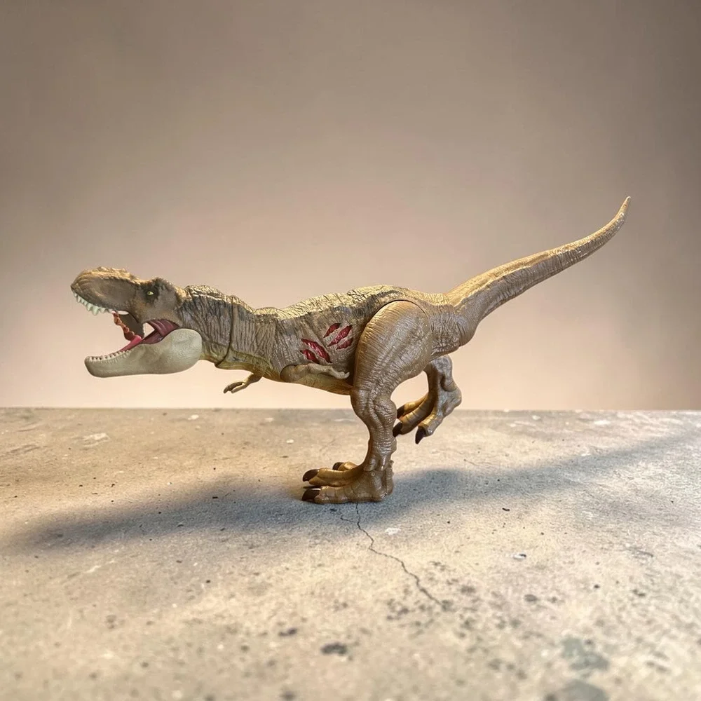 Mattel Jurassic World Extreme Damage Tyrannosaurus Rex T-Rex Action Figure Brown